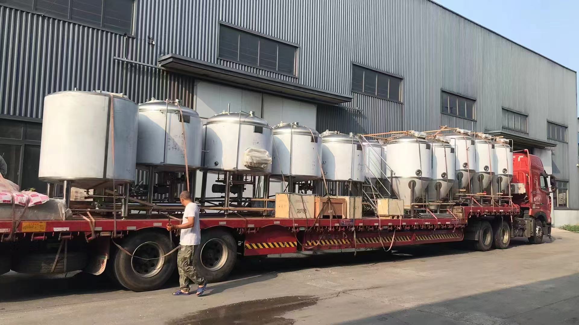 卫辉精酿啤酒设备厂—精酿啤酒设备制造:传承工艺与创新科技的交融